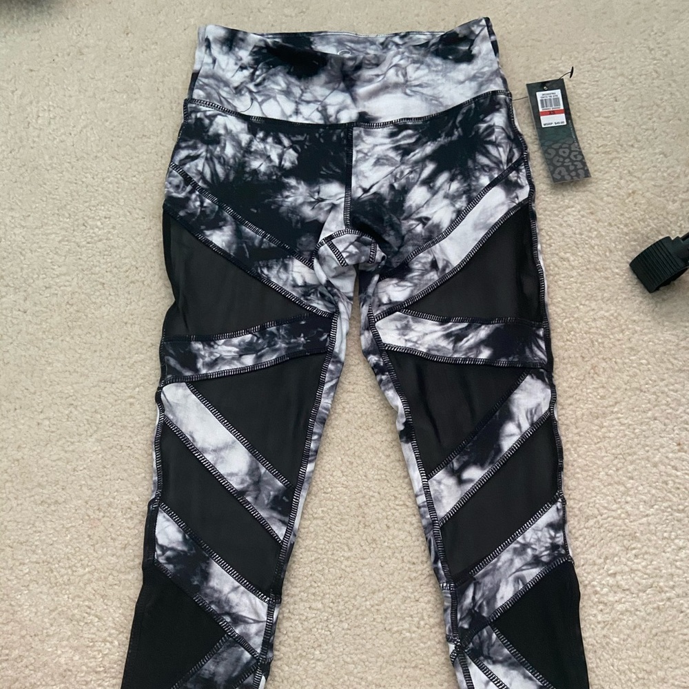 Jessica Simpson Capri mesh leggings size xs